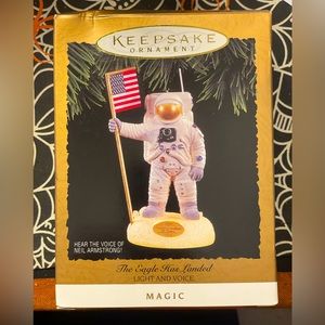 Neil Armstrong “The Eagle Has Landed” light & voice Hallmark Keepsake Ornament